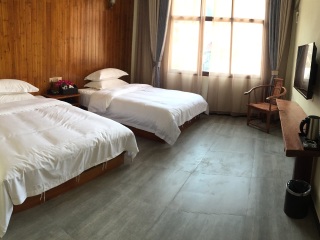 凤凰古城旅游多少钱跟团费_凤凰古城跟团6日游_凤凰古城双人十一日游
