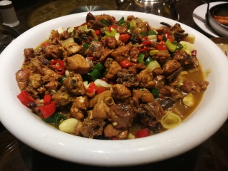 新疆自由行還是跟團(tuán)好_新疆旅游團(tuán)報價_新疆旅游大約多少錢