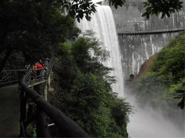 <龙虎山-圣井山高铁3日游