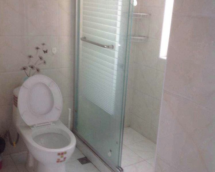 句容草莓屋农家乐