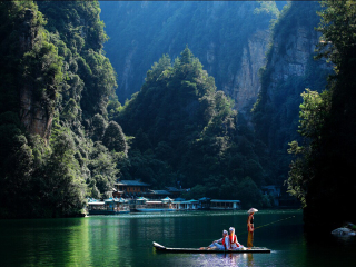 湖南鳳凰古城旅游價格多少跟團_去湖南鳳凰古城游要多少錢_湖南鳳凰古城旅游報團價格