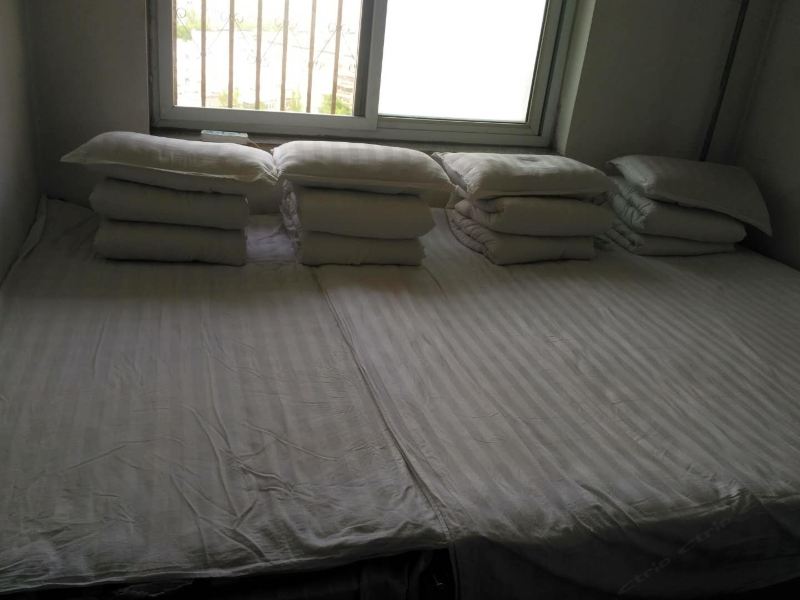 hotelPic
