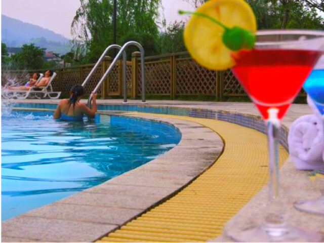 http:\/\/www.tuniu.com\/tour\/210642785