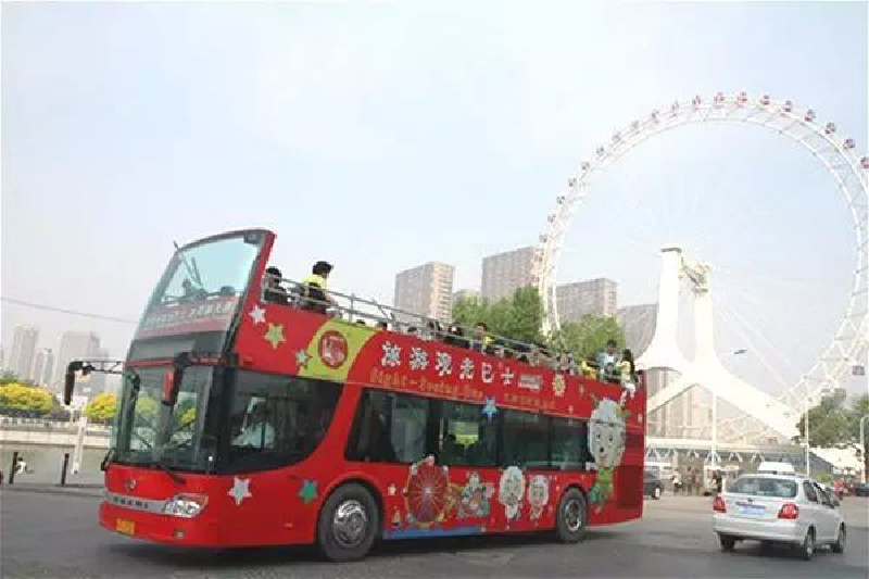 天津敞篷双层公交巴士