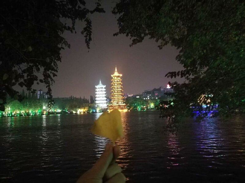 双子塔夜景
