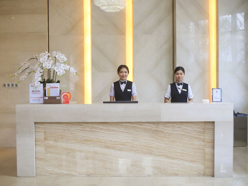 hotelPic