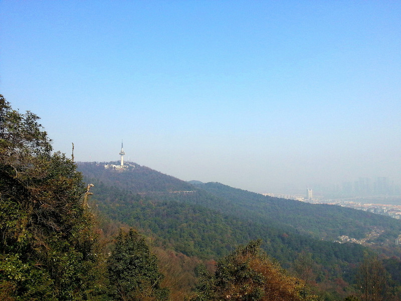 岳麓山在这里看电视塔.岳麓山俯瞰长沙城.