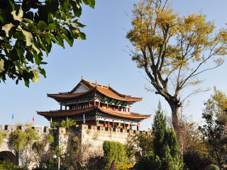 云南麗江自由行還是跟團好_云南麗江組團旅游_云南麗江游特價團