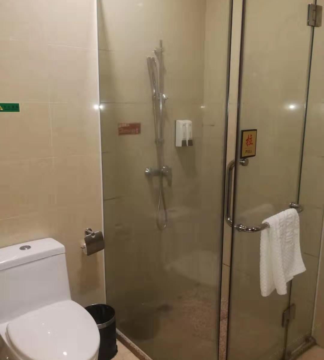豪华大床房