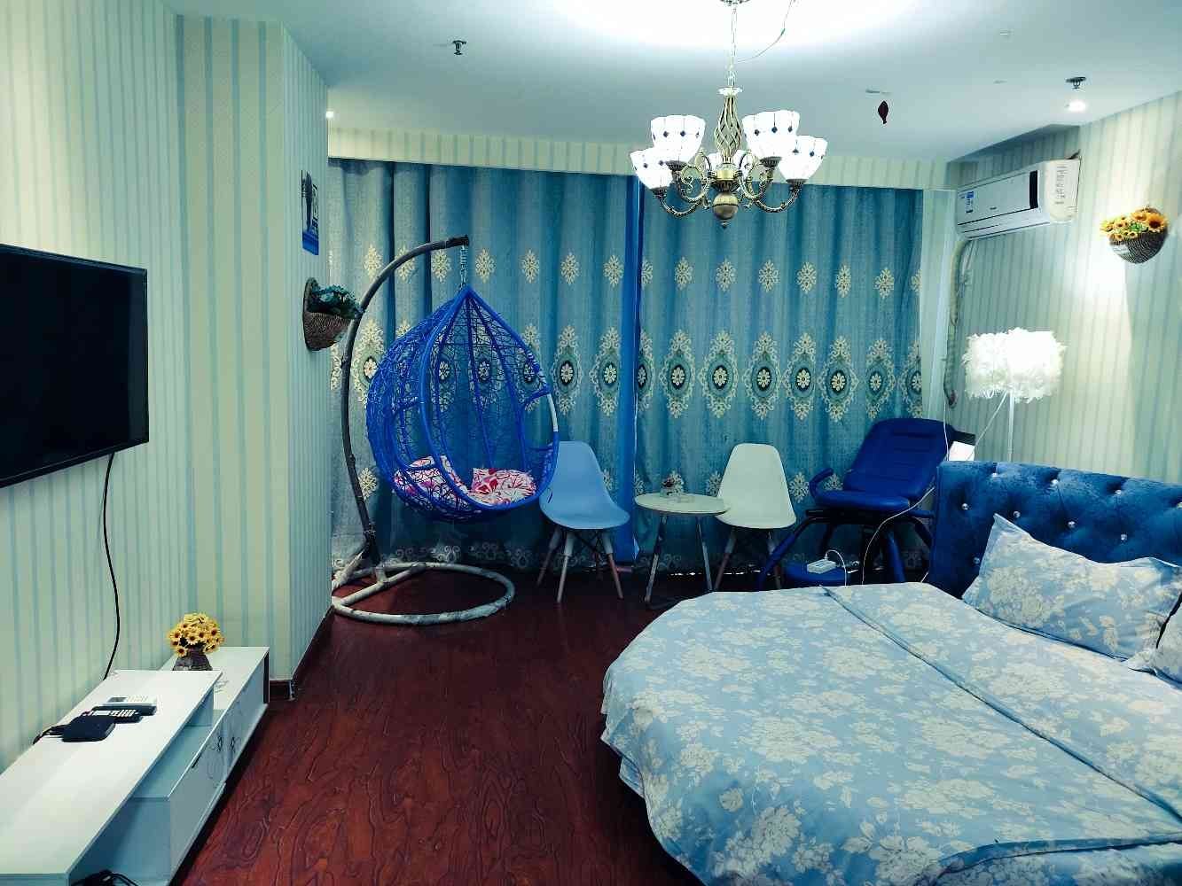 温馨浪漫圆床房