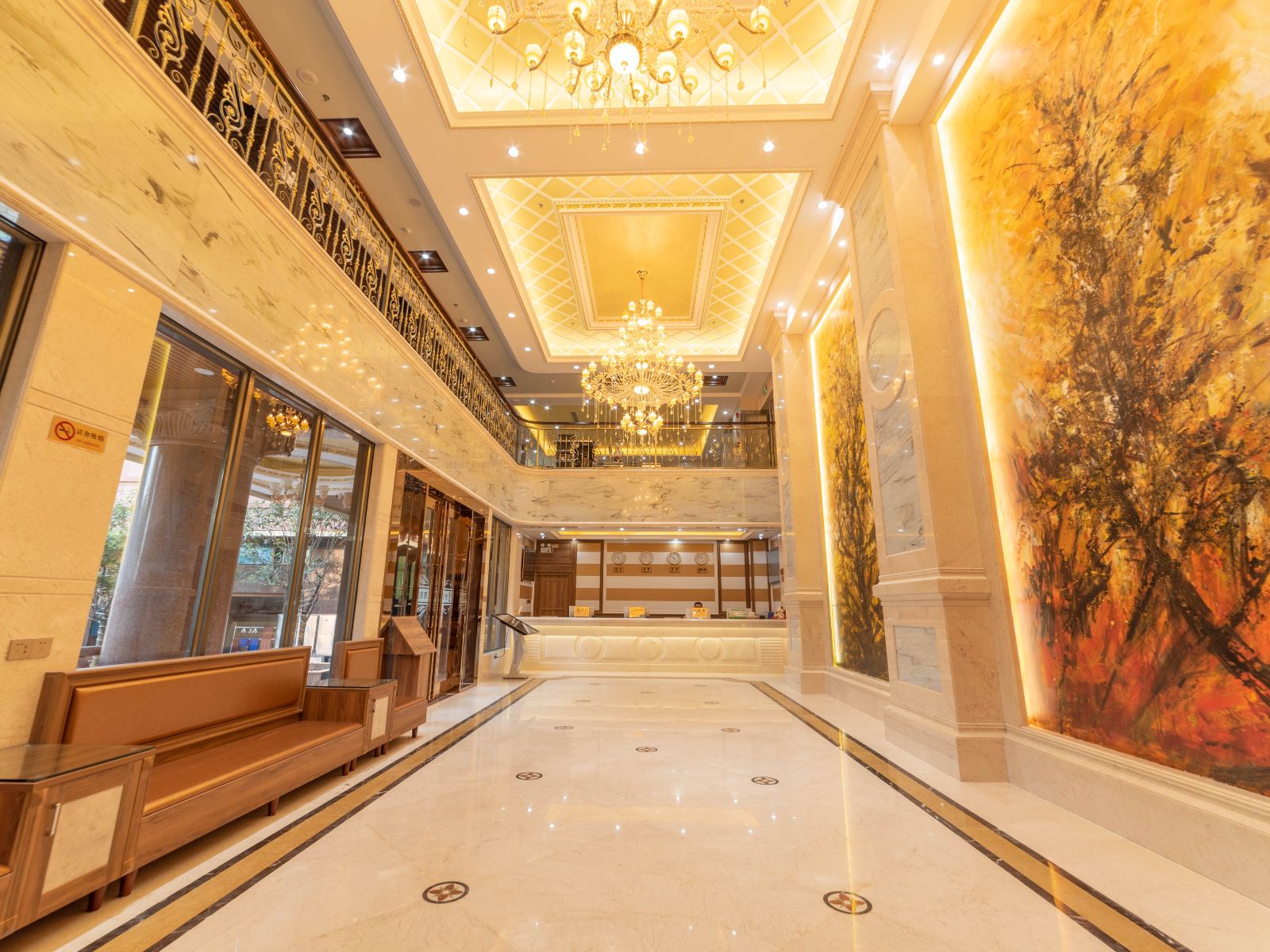 龙门水玲珑养生酒店