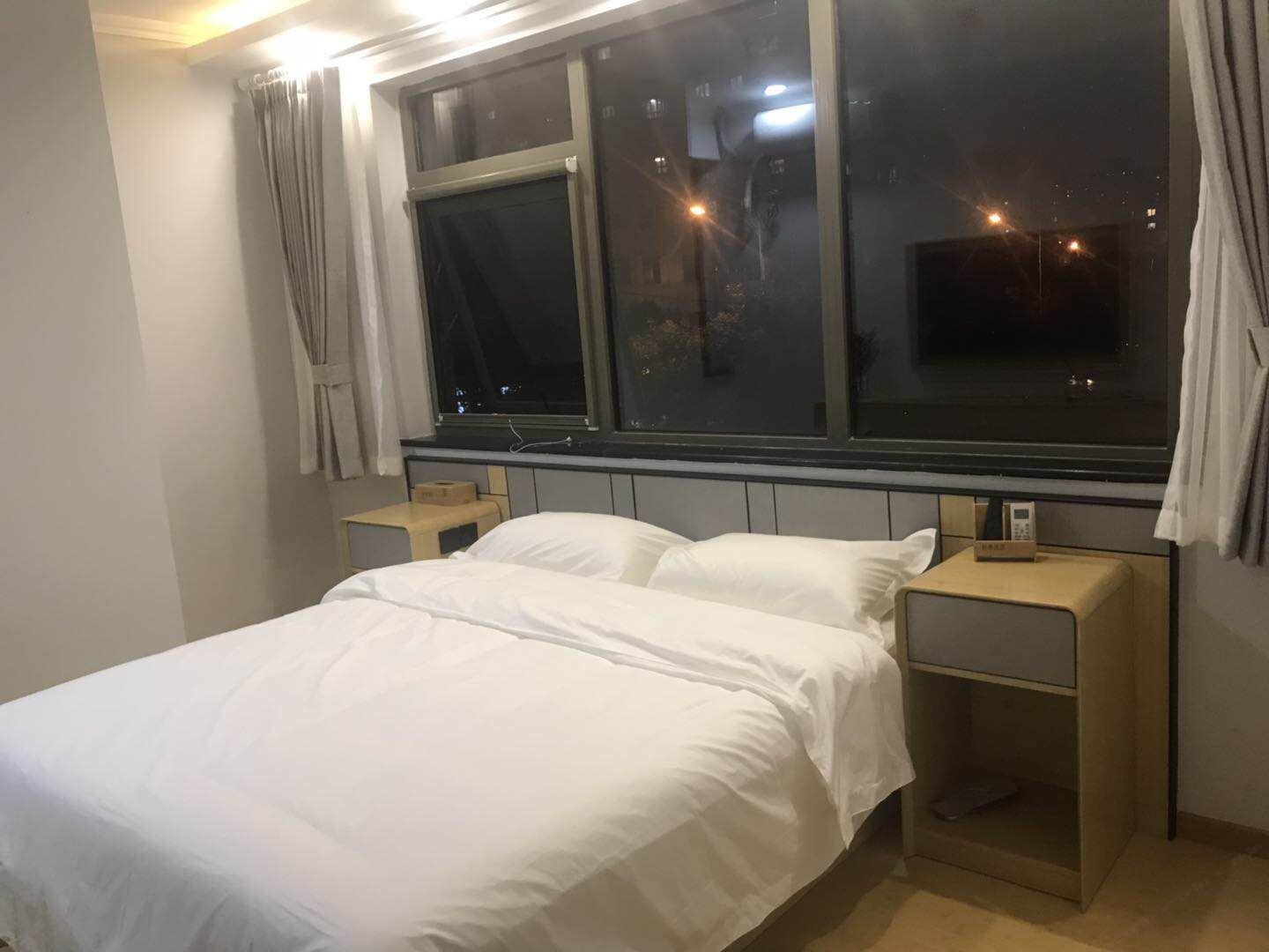 零压高级大床房