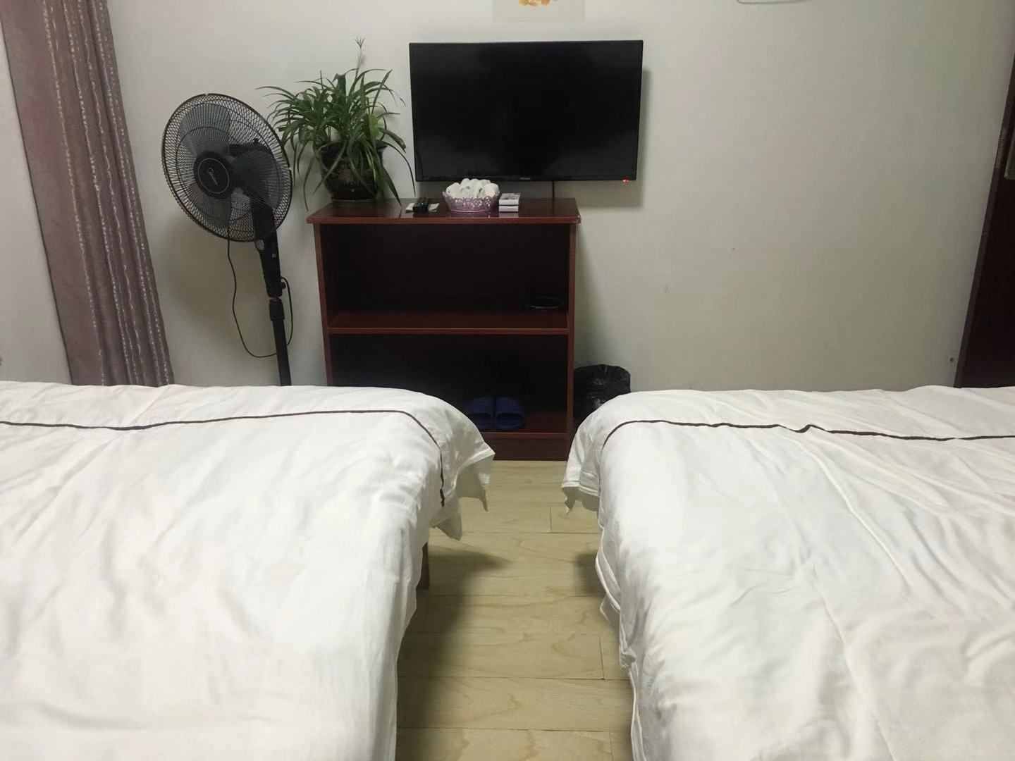 标准双人间(公共卫浴)