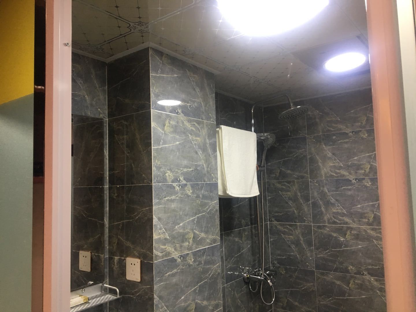 豪华标准间