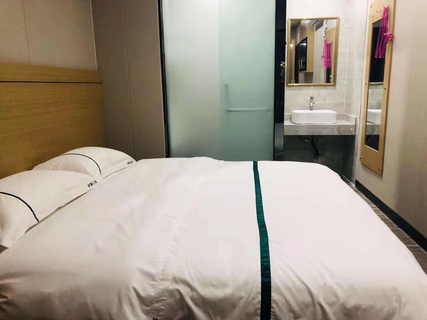 标准大床房