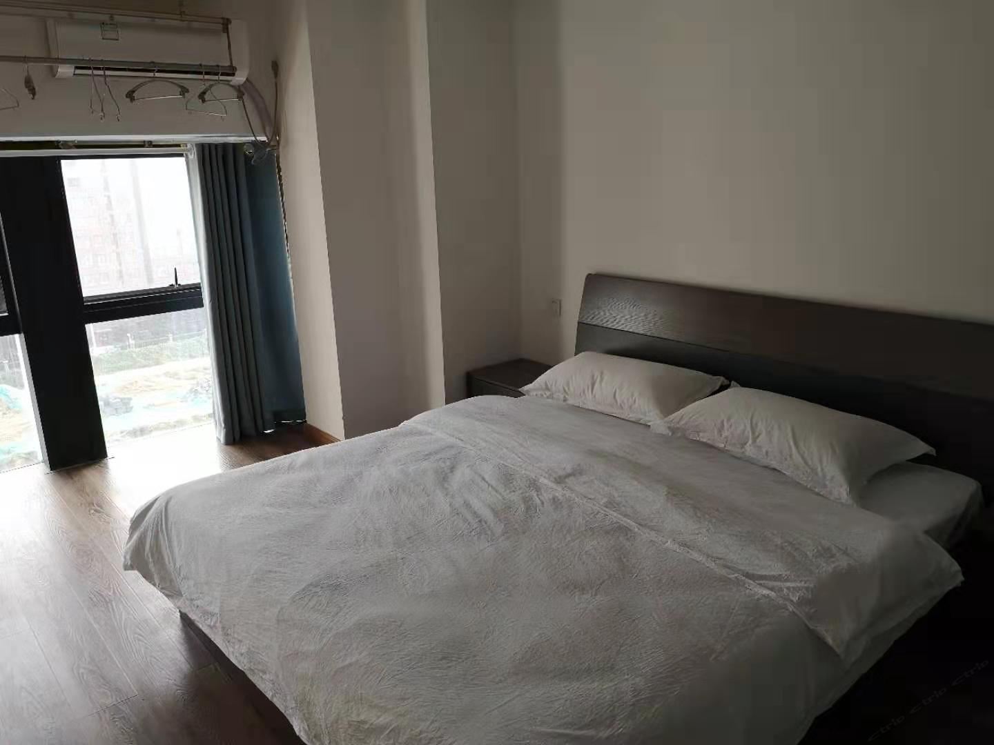 商务四人套房