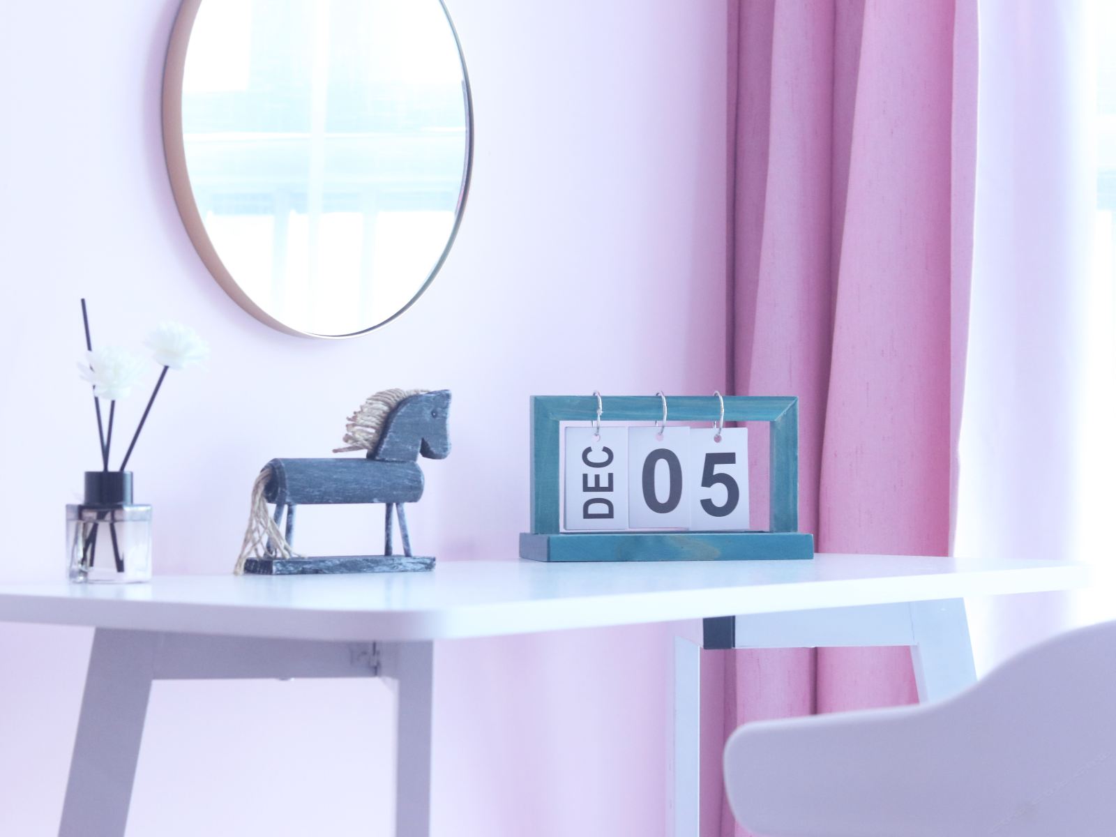 粉色少女系家庭影院大床房