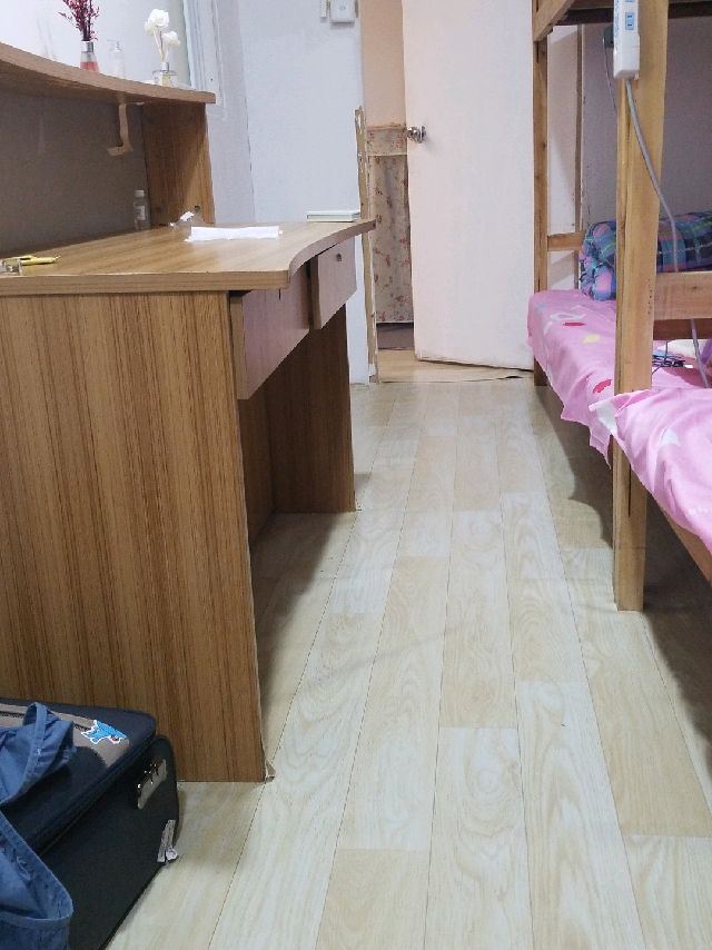 四人间(床位)(公共卫浴)