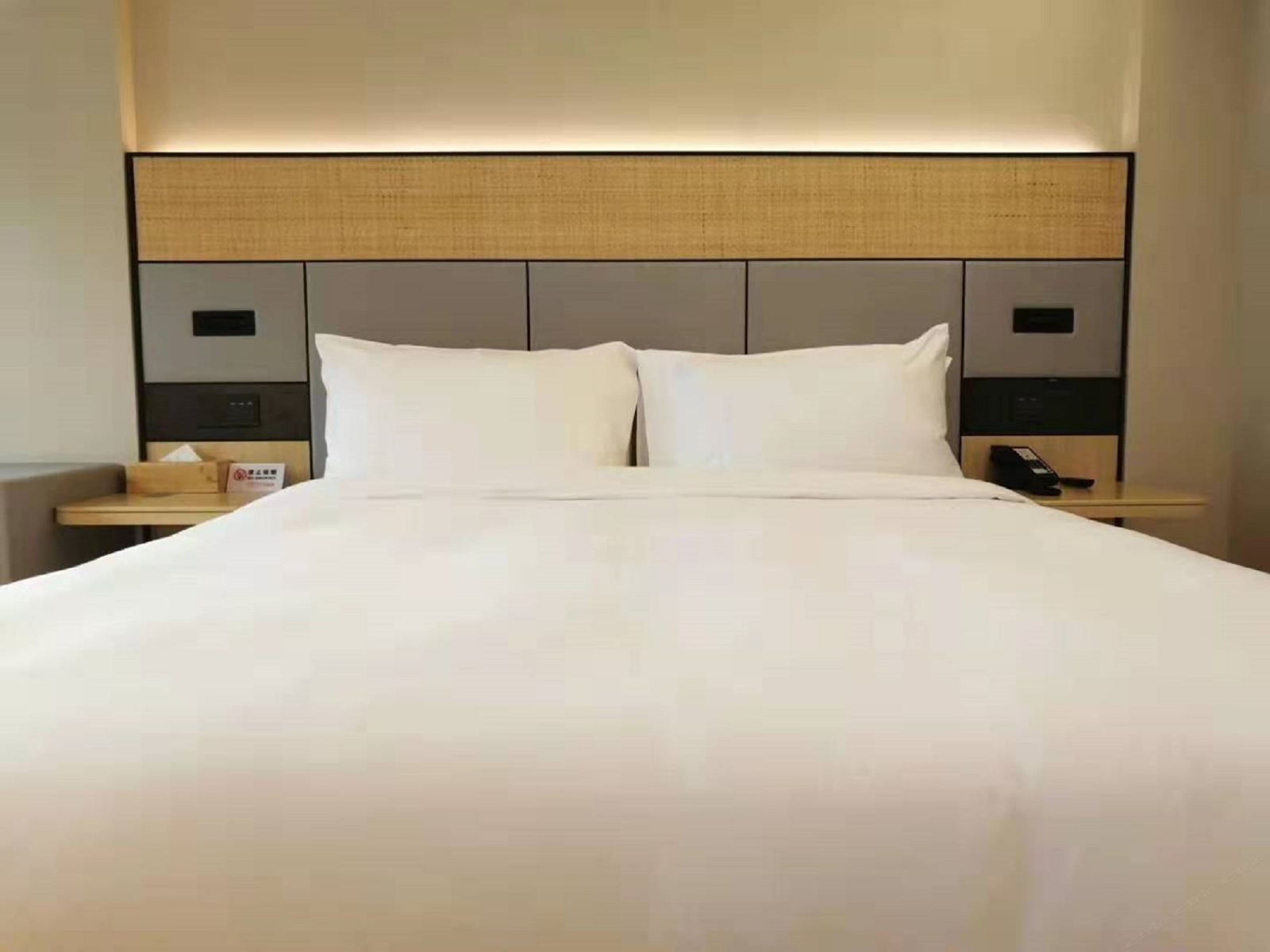 高级大床房