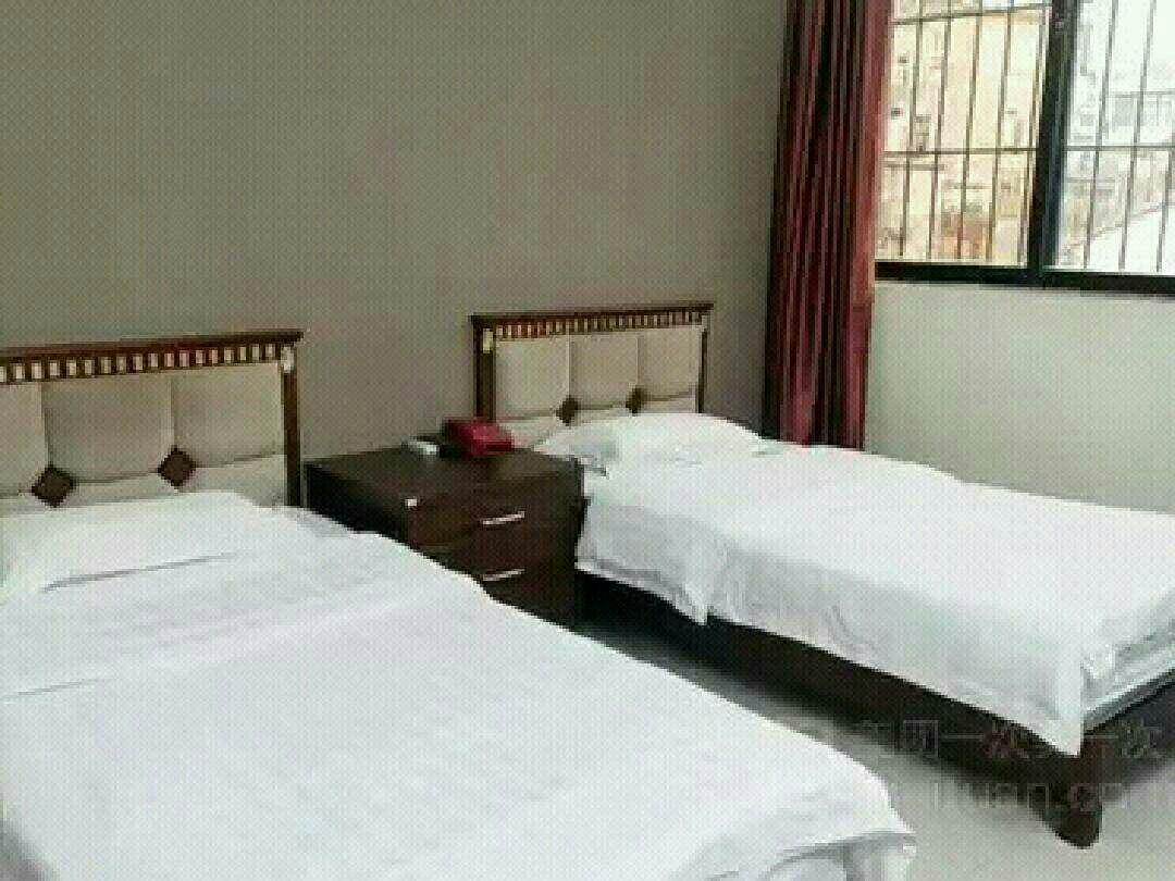 豪华双床房
