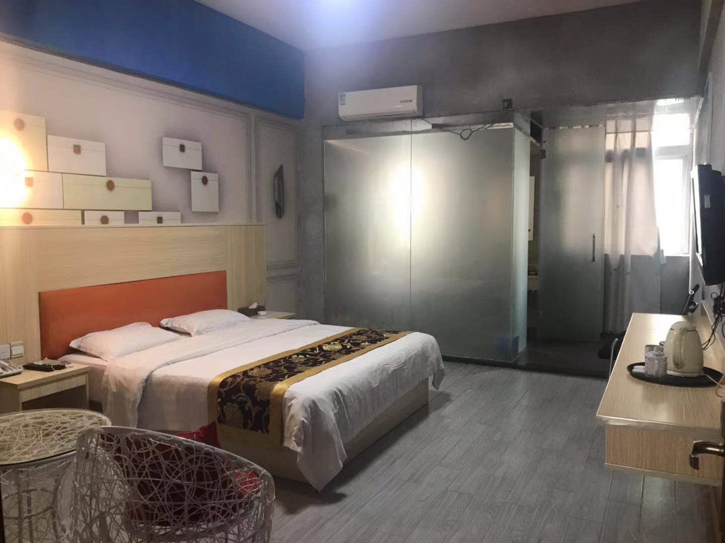 豪华大床房