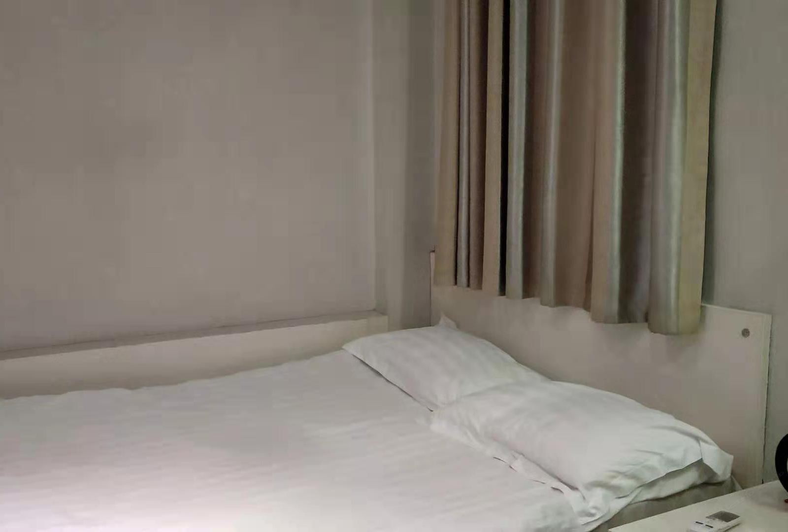 经济大床房