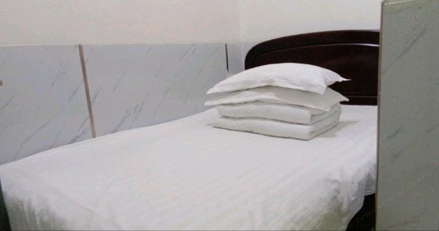 普通大床房(无窗)