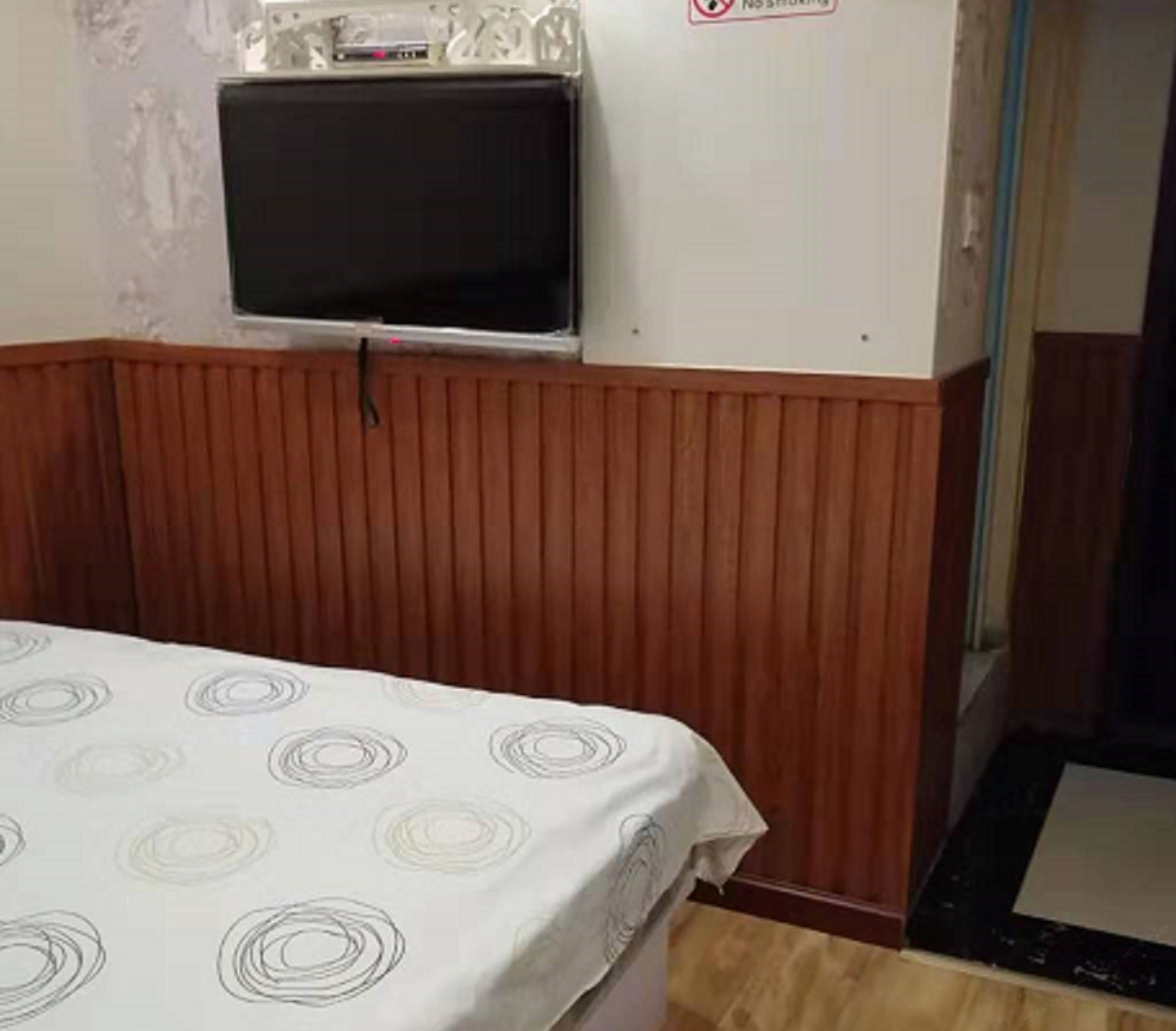 经济大床房
