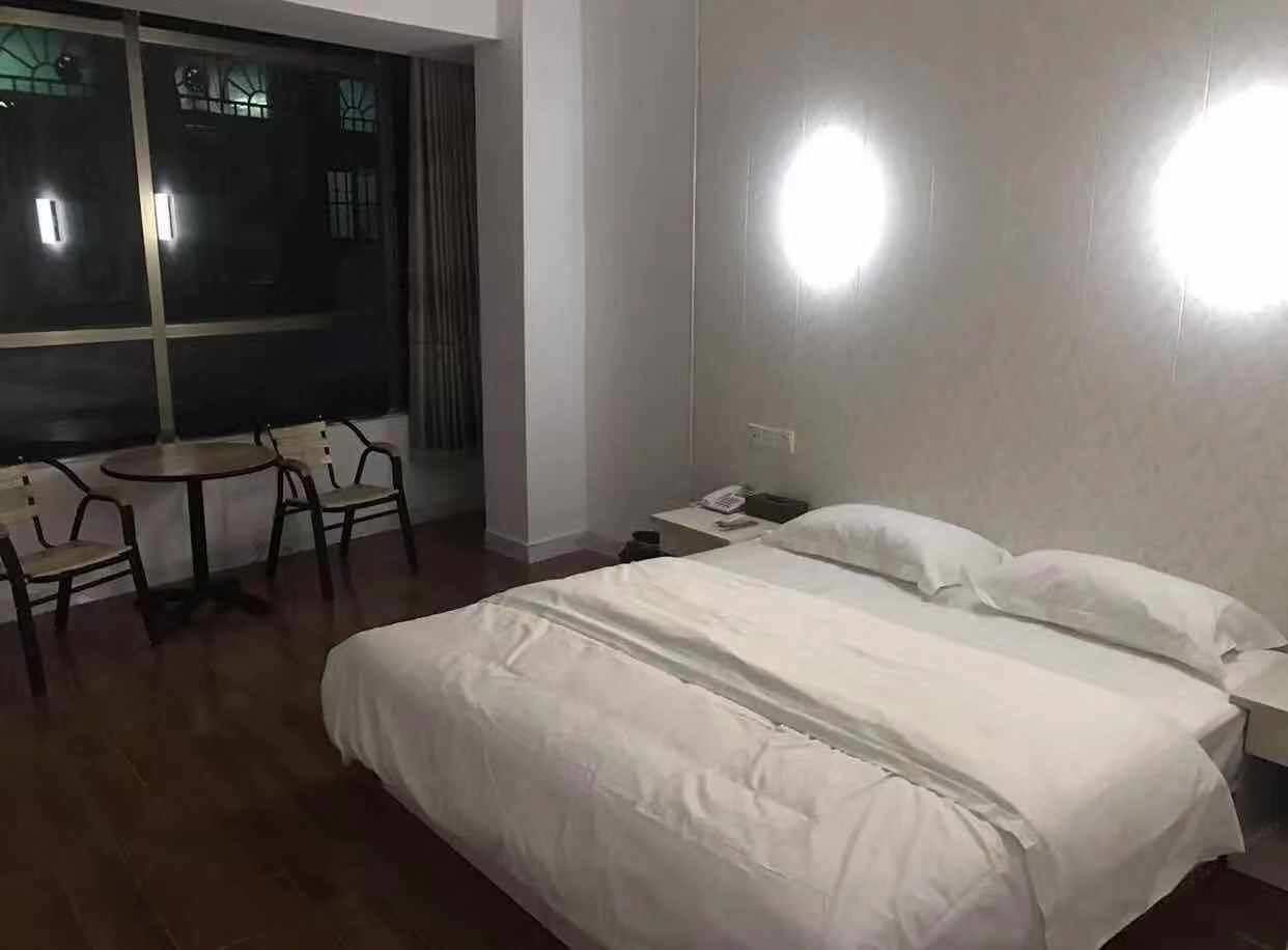 豪华大床房
