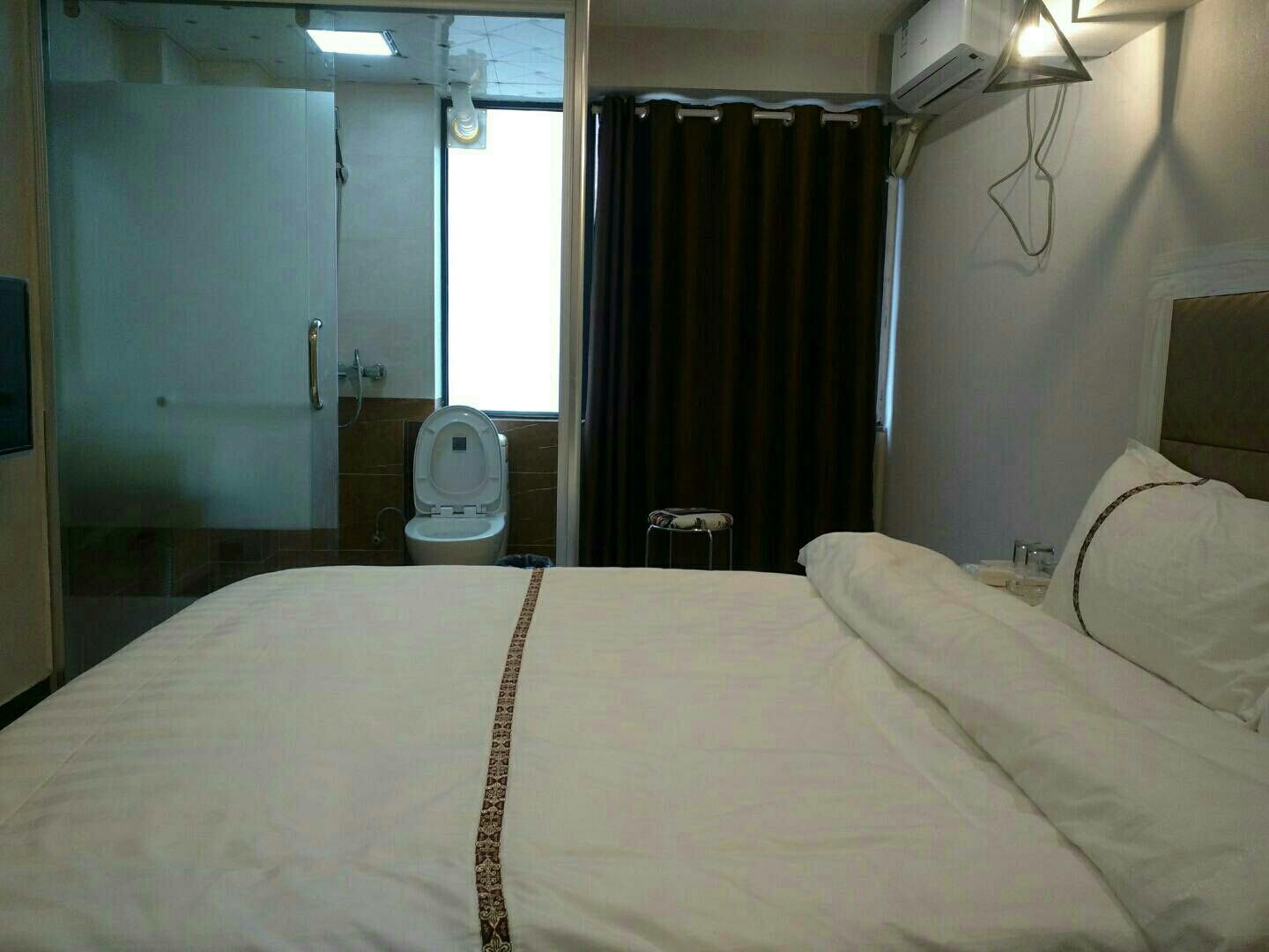 豪华大床房