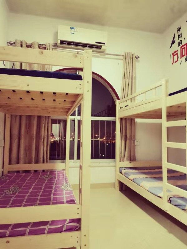 粉红简约四人间（床位）