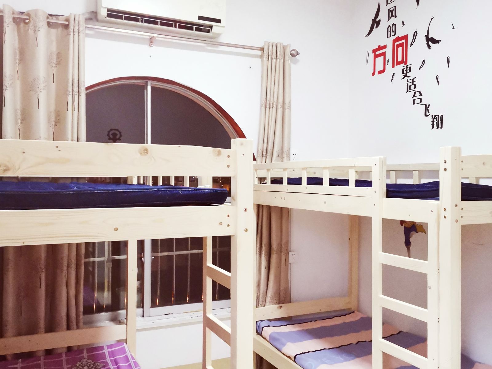 粉红简约四人间（床位）