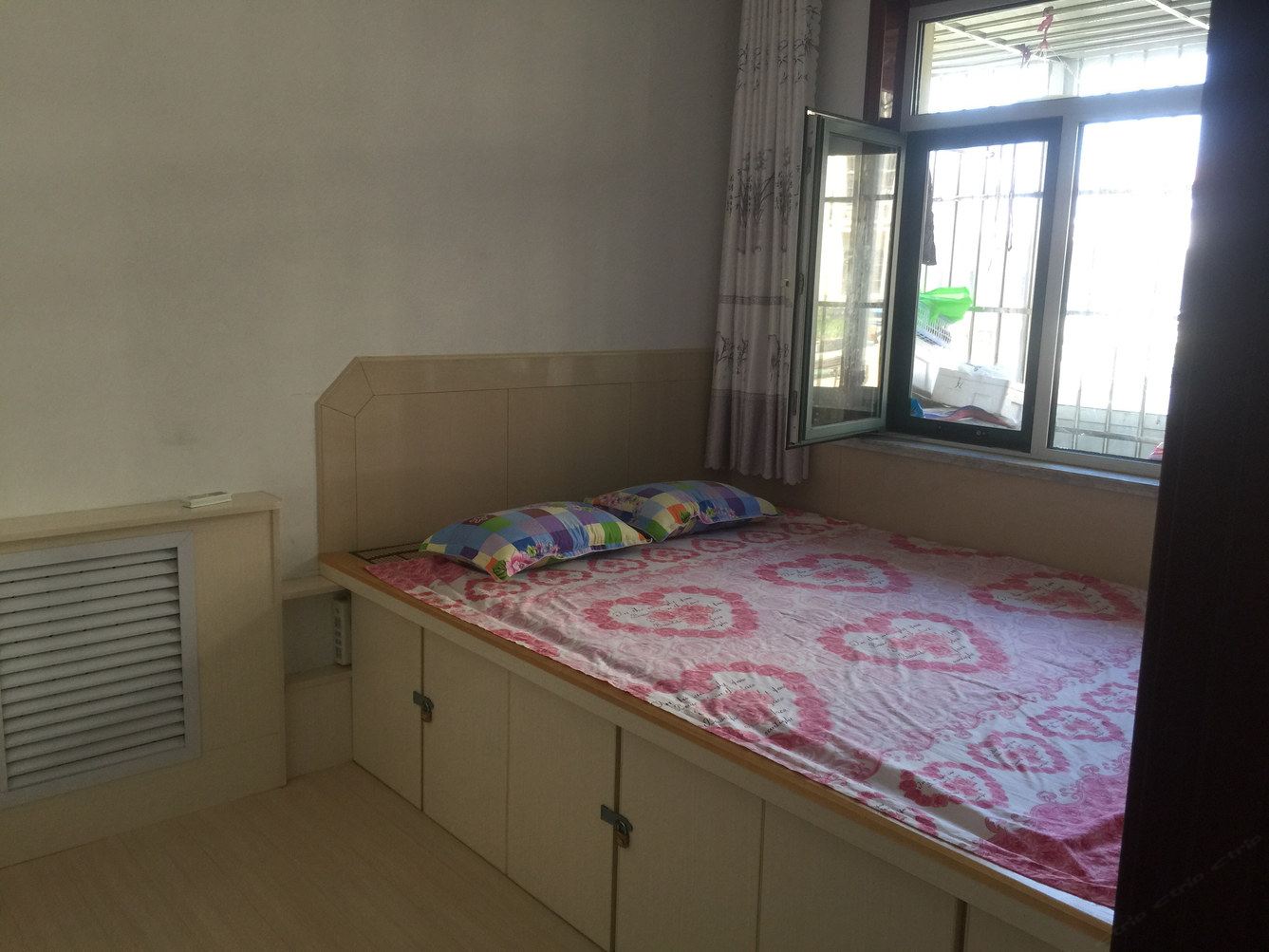 阳光三室一厅套房