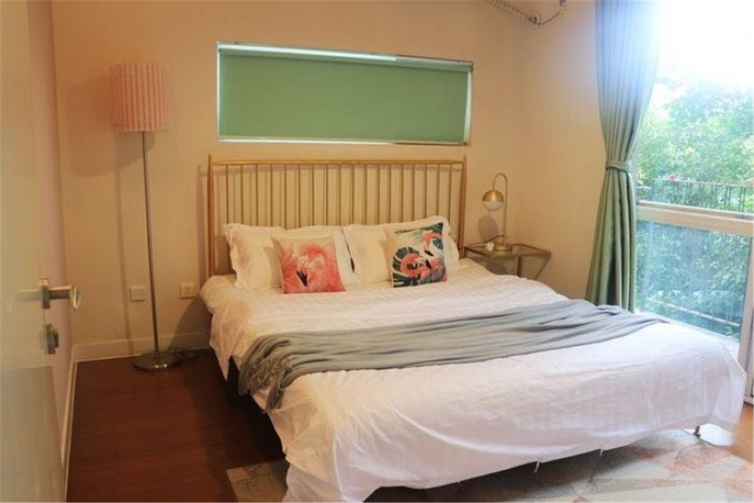 舒适巴洛克九室一厅套房