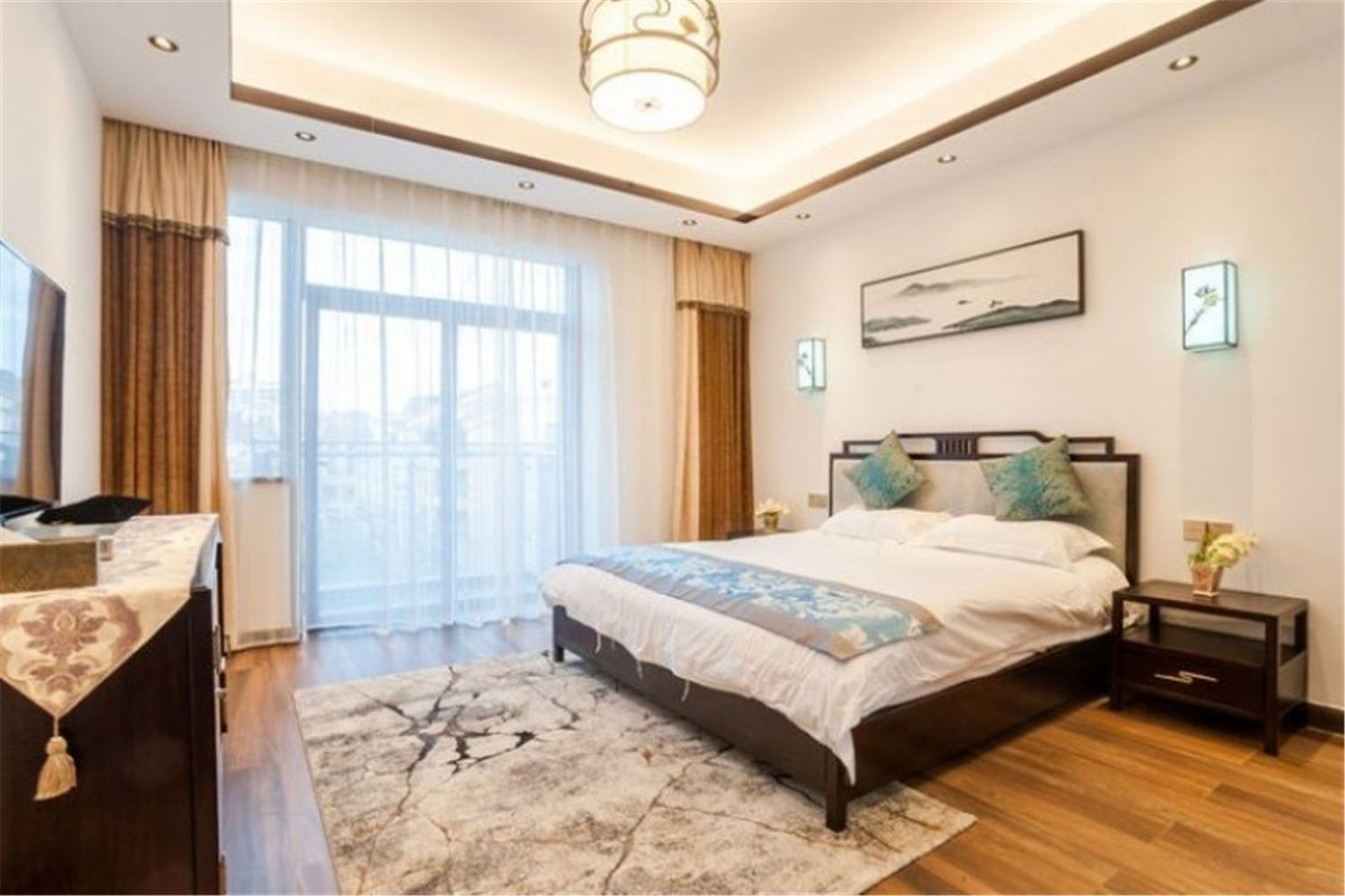 舒适巴洛克九室一厅套房