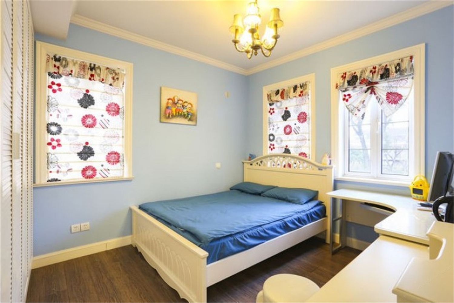 舒适巴洛克九室一厅套房