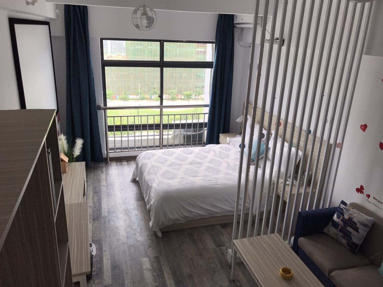 电影一室大床房