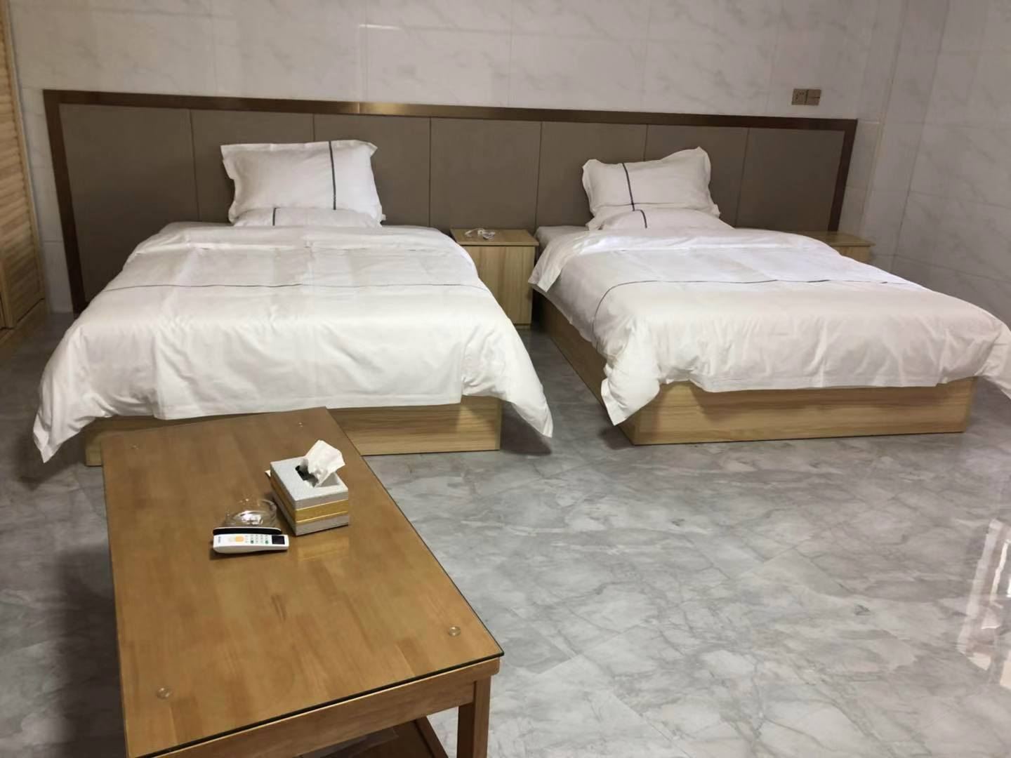标准双床房