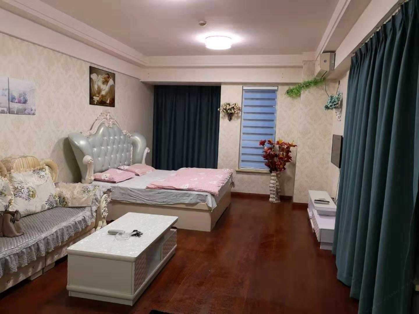 豪华大床房
