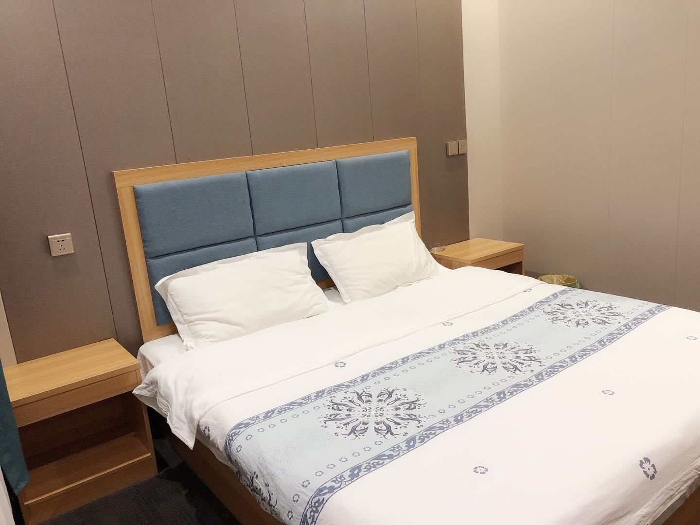 豪华大床房