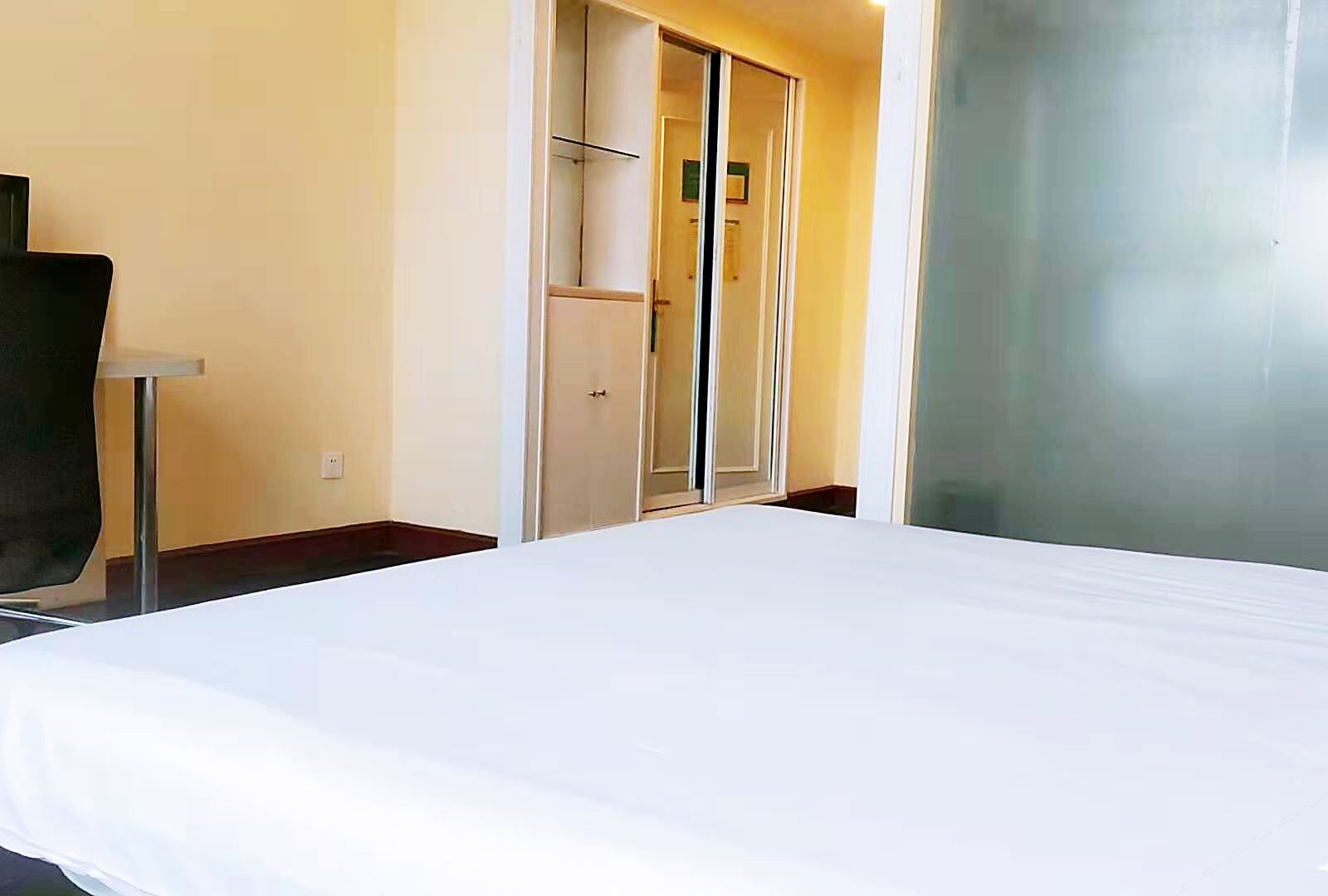 高级大床房