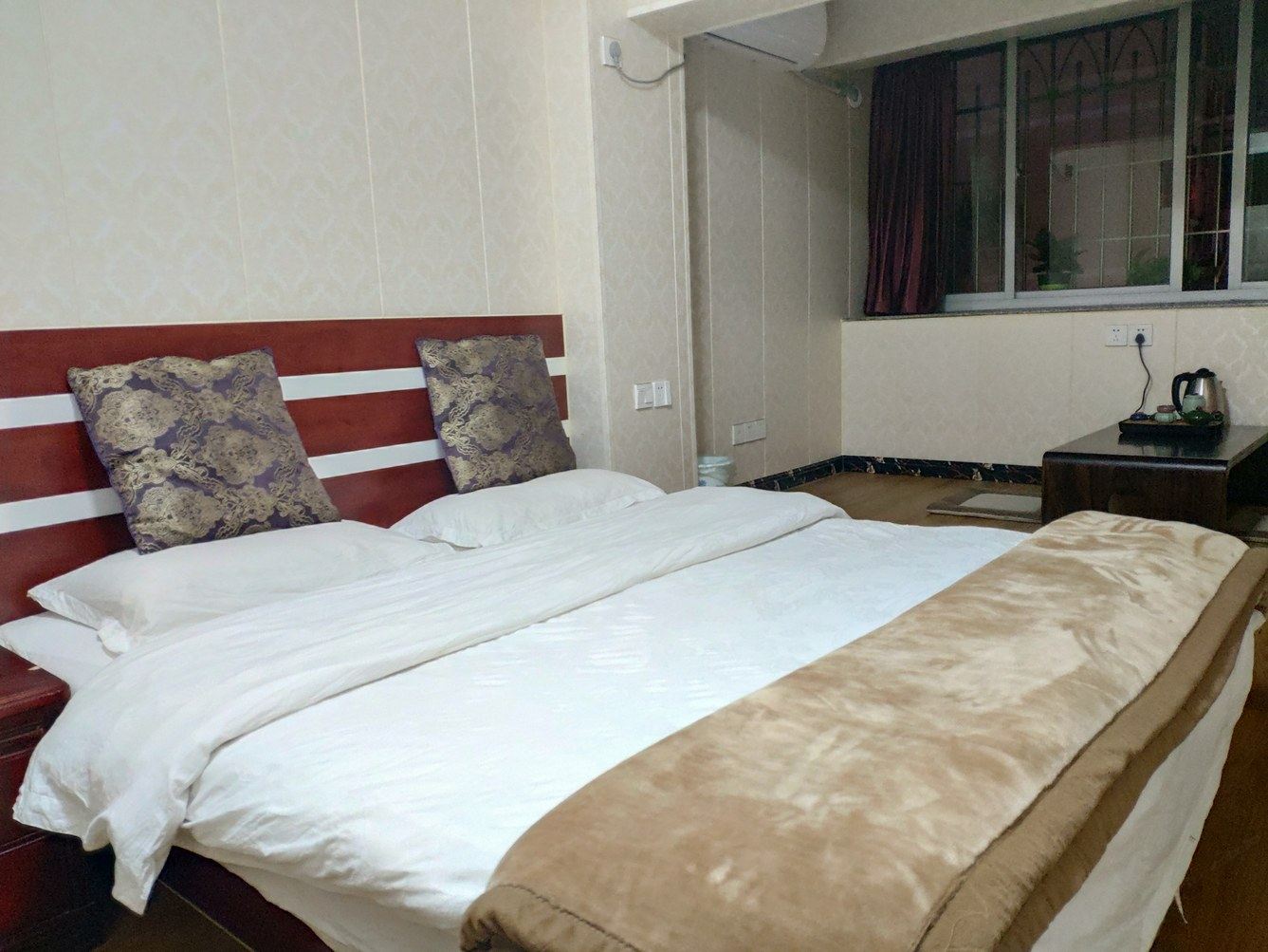 舒适精装一室大床房