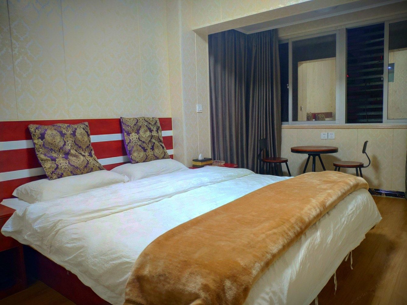 舒适精装一室大床房