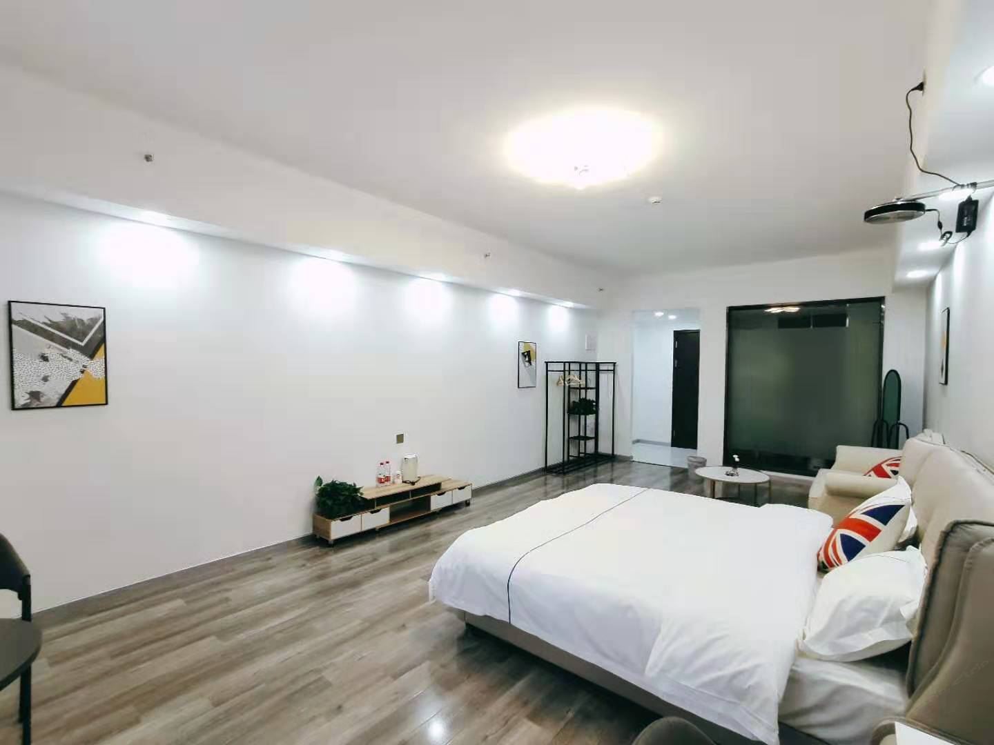 轻奢影院大床房