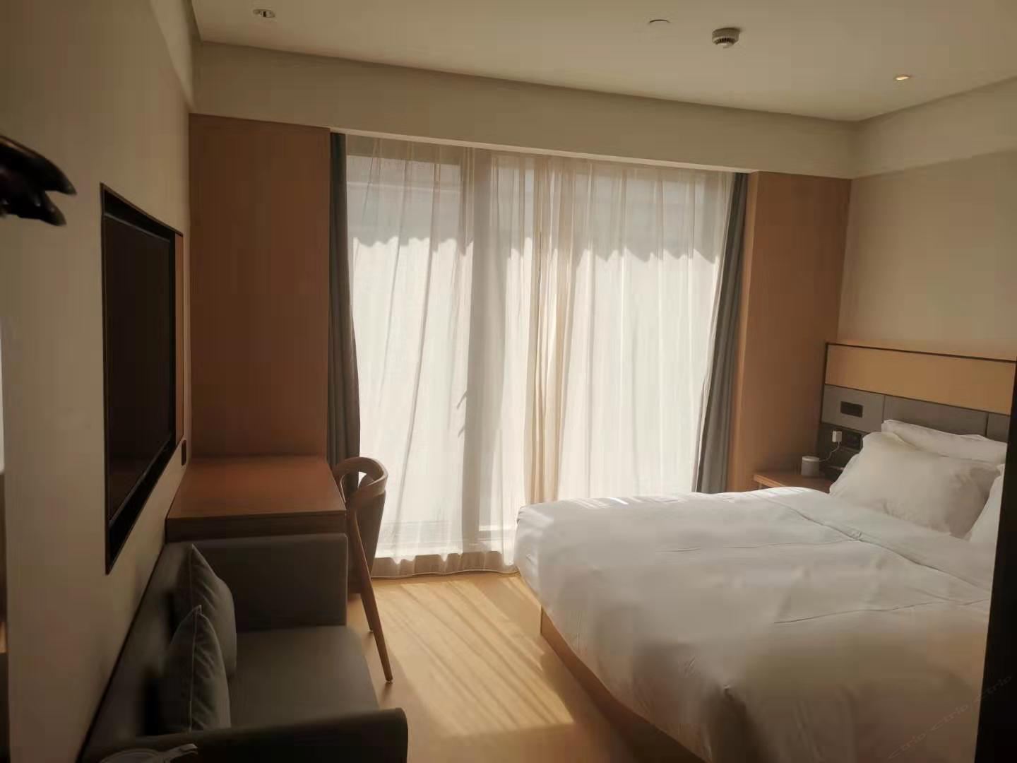 高级大床房