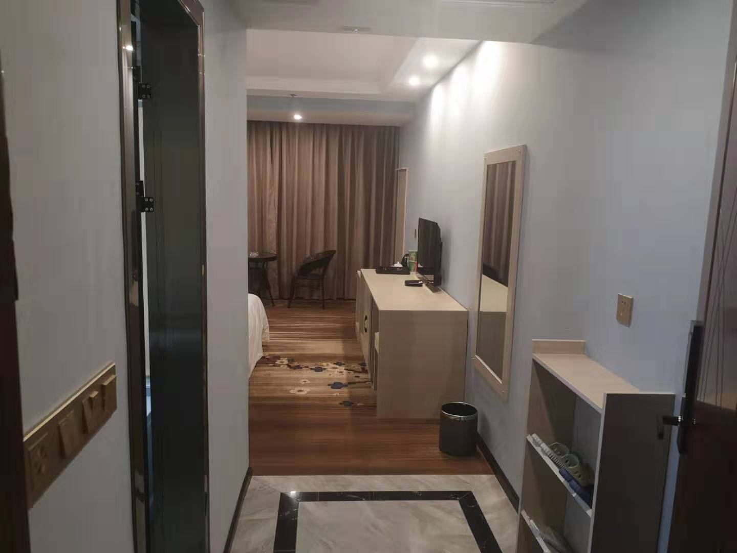 商务大床房