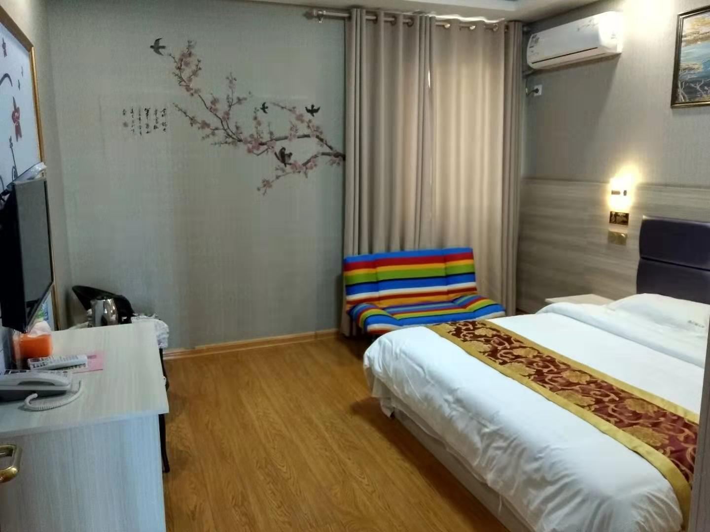 素雅大床房