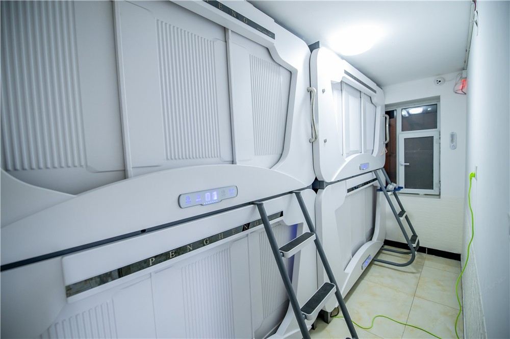 青旅胶囊太空舱豪华舱(床位)(公共卫浴)