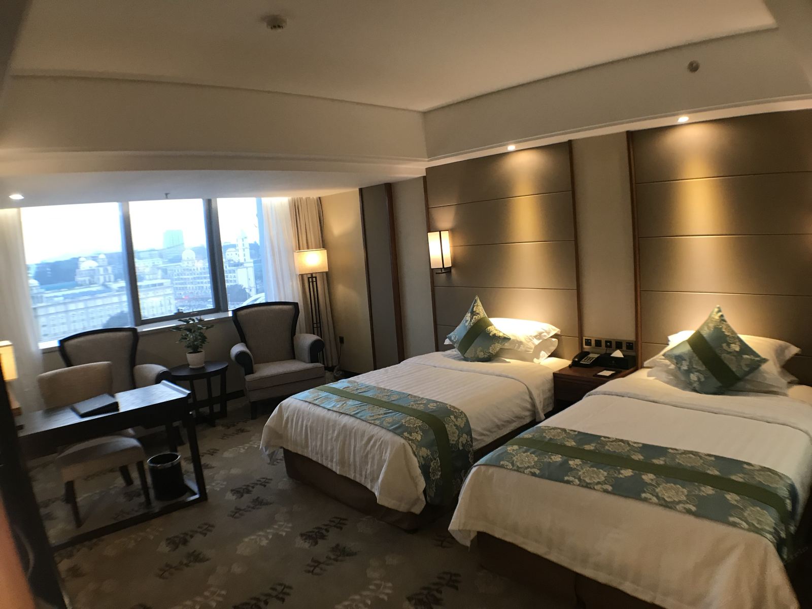 豪华双床房