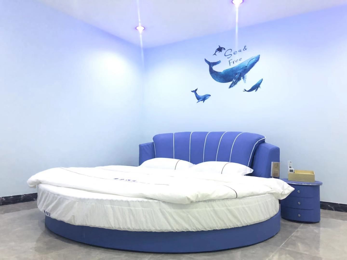 浪漫圆床房